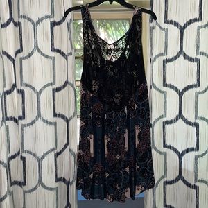 Free People paisley tunic style tank top with black lace accents